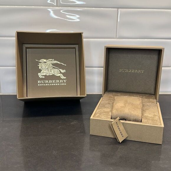 Burberry Watch Presentation Bundle (3 Piece) - Picture 1 of 5